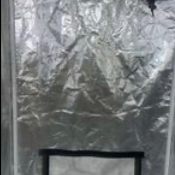 Never  been used grow tent - Picture 4 of 5